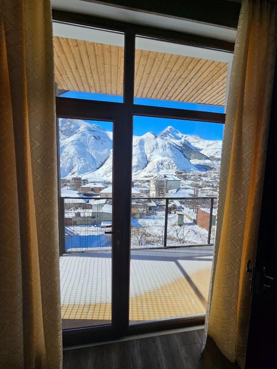 Discover Kazbegi Hotel Esterno foto